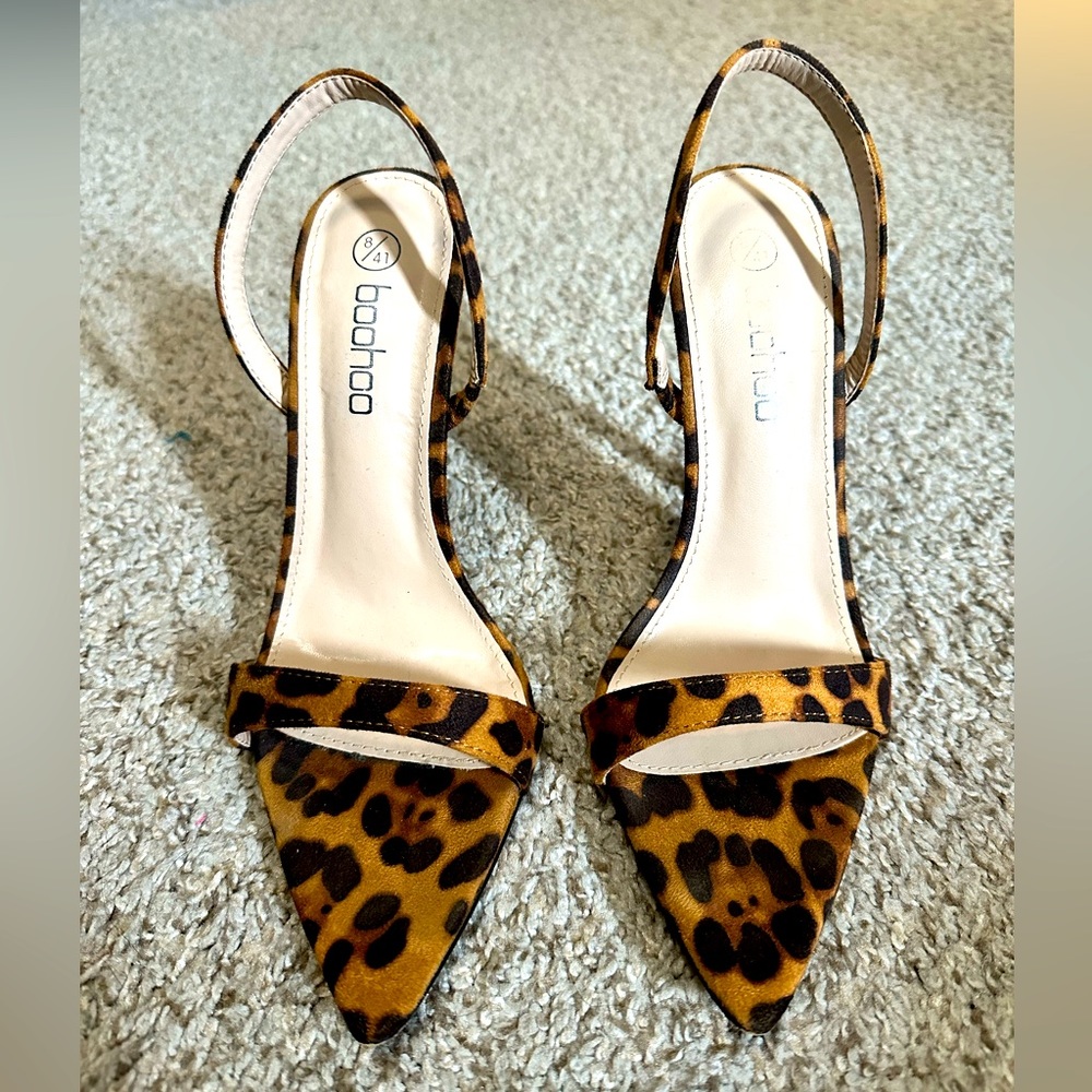 Leopard print sling back heels